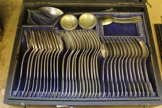 Incomplete canteen of silver plated cutlery